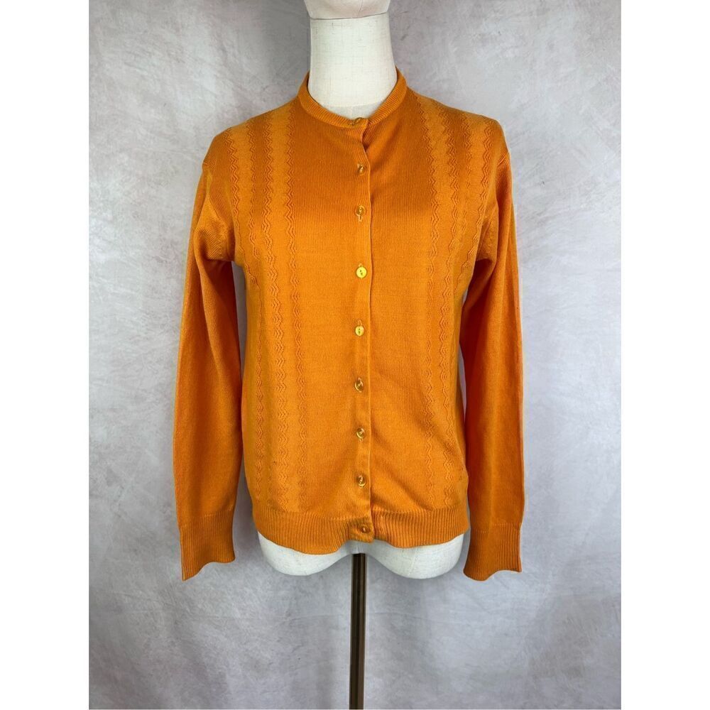 Fall Ready 1960s Soft Acrylic Knit Cardigan (M)